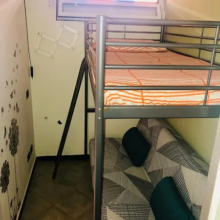 Casa Di Giulia, A Due Passi Dal Mare Di Cavi Di