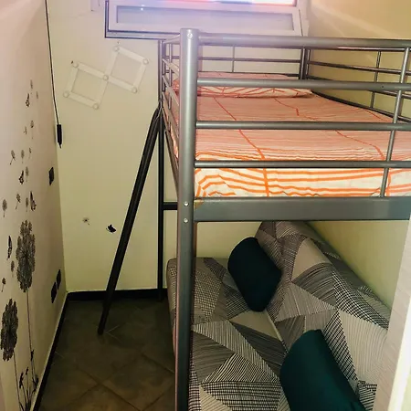 Casa Di Giulia, A Due Passi Dal Mare Di Cavi Di